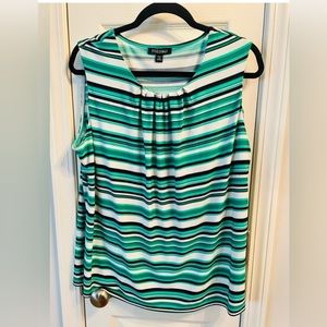 Sleeveless blouse 💚